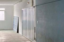 Rental warehouse on the mezzanine floor of the fountains building