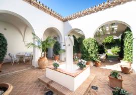 Luxury villa for sale in Altos Reales – 1,265 m² built in Marbella Golden Mile! Luxury villa for sale in Altos Reales – 1,265 m² built in Marbella Golden Mile!