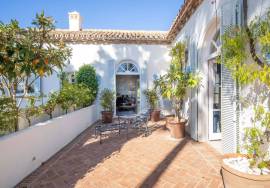 Luxury villa for sale in Altos Reales – 1,265 m² built in Marbella Golden Mile! Luxury villa for sale in Altos Reales – 1,265 m² built in Marbella Golden Mile!