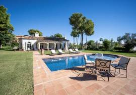 Luxury villa for sale in Altos Reales – 1,265 m² built in Marbella Golden Mile! Luxury villa for sale in Altos Reales – 1,265 m² built in Marbella Golden Mile!