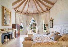 Luxury villa for sale in Altos Reales – 1,265 m² built in Marbella Golden Mile! Luxury villa for sale in Altos Reales – 1,265 m² built in Marbella Golden Mile!