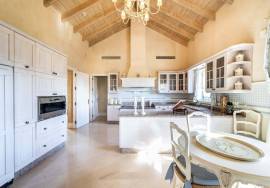 Luxury villa for sale in Altos Reales – 1,265 m² built in Marbella Golden Mile! Luxury villa for sale in Altos Reales – 1,265 m² built in Marbella Golden Mile!