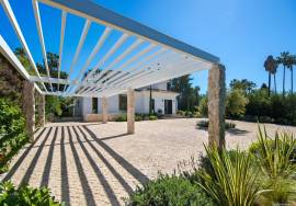 Exclusive contemporary frontline golf villa in Nueva Andalucía – Casa KOI Exclusive contemporary frontline golf villa in Nueva Andalucía – Casa KOI