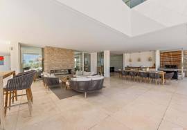 Exclusive contemporary villa in La Cerquilla – luxury, privacy and views of La Concha Exclusive contemporary villa in La Cerquilla – luxury, privacy and views of La Concha