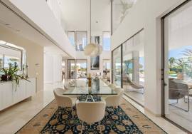 Exclusive contemporary villa in La Cerquilla – luxury, privacy and views of La Concha Exclusive contemporary villa in La Cerquilla – luxury, privacy and views of La Concha