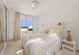 Exclusive contemporary villa in La Cerquilla – luxury, privacy and views of La Concha Exclusive contemporary villa in La Cerquilla – luxury, privacy and views of La Concha