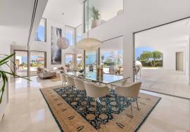Exclusive contemporary villa in La Cerquilla – luxury, privacy and views of La Concha Exclusive contemporary villa in La Cerquilla – luxury, privacy and views of La Concha