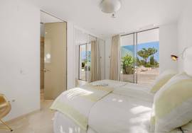 Exclusive contemporary villa in La Cerquilla – luxury, privacy and views of La Concha Exclusive contemporary villa in La Cerquilla – luxury, privacy and views of La Concha