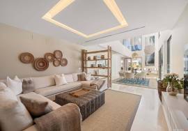 Exclusive contemporary villa in La Cerquilla – luxury, privacy and views of La Concha Exclusive contemporary villa in La Cerquilla – luxury, privacy and views of La Concha