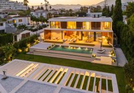 Contemporary luxury villa with 6 bedrooms and over 1,000 m² built in Guadalmina Alta, Marbella Contemporary luxury villa with 6 bedrooms and over 1,000 m² built in Guadalmina Alta, Marbella
