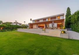 Contemporary luxury villa with 6 bedrooms and over 1,000 m² built in Guadalmina Alta, Marbella Contemporary luxury villa with 6 bedrooms and over 1,000 m² built in Guadalmina Alta, Marbella