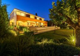 Contemporary luxury villa with 6 bedrooms and over 1,000 m² built in Guadalmina Alta, Marbella Contemporary luxury villa with 6 bedrooms and over 1,000 m² built in Guadalmina Alta, Marbella