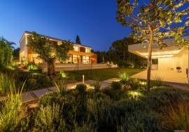 Contemporary luxury villa with 6 bedrooms and over 1,000 m² built in Guadalmina Alta, Marbella Contemporary luxury villa with 6 bedrooms and over 1,000 m² built in Guadalmina Alta, Marbella
