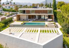 Contemporary luxury villa with 6 bedrooms and over 1,000 m² built in Guadalmina Alta, Marbella Contemporary luxury villa with 6 bedrooms and over 1,000 m² built in Guadalmina Alta, Marbella