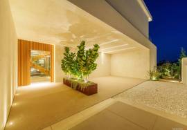 Contemporary luxury villa with 6 bedrooms and over 1,000 m² built in Guadalmina Alta, Marbella Contemporary luxury villa with 6 bedrooms and over 1,000 m² built in Guadalmina Alta, Marbella