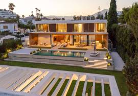 Contemporary luxury villa with 6 bedrooms and over 1,000 m² built in Guadalmina Alta, Marbella Contemporary luxury villa with 6 bedrooms and over 1,000 m² built in Guadalmina Alta, Marbella