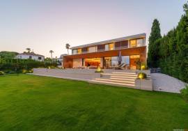 Contemporary luxury villa with 6 bedrooms and over 1,000 m² built in Guadalmina Alta, Marbella Contemporary luxury villa with 6 bedrooms and over 1,000 m² built in Guadalmina Alta, Marbella