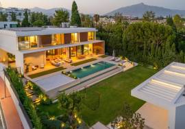 Contemporary luxury villa with 6 bedrooms and over 1,000 m² built in Guadalmina Alta, Marbella Contemporary luxury villa with 6 bedrooms and over 1,000 m² built in Guadalmina Alta, Marbella