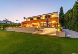 Contemporary luxury villa with 6 bedrooms and over 1,000 m² built in Guadalmina Alta, Marbella Contemporary luxury villa with 6 bedrooms and over 1,000 m² built in Guadalmina Alta, Marbella
