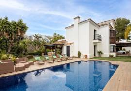 Charming Mediterranean villa with golf views in La Quinta, Benahavis Charming Mediterranean villa with golf views in La Quinta, Benahavis
