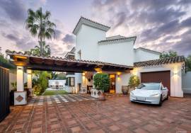 Charming Mediterranean villa with golf views in La Quinta, Benahavis Charming Mediterranean villa with golf views in La Quinta, Benahavis