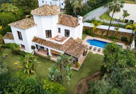 Charming Mediterranean villa with golf views in La Quinta, Benahavis Charming Mediterranean villa with golf views in La Quinta, Benahavis