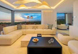 Exclusive Contemporary Villa with Sea Views in Marbella East Exclusive Contemporary Villa with Sea Views in Marbella East