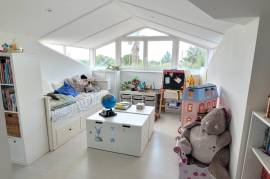 An Elegant, Renovated Contemporary Villa Set In A Magnificent 2,300 M2 Lansdcaped Garden. An Elegant, Renovated Contemporary Villa Set In A Magnificent 2,300 M2 Lansdcaped Garden.