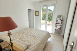 An Elegant, Renovated Contemporary Villa Set In A Magnificent 2,300 M2 Lansdcaped Garden. An Elegant, Renovated Contemporary Villa Set In A Magnificent 2,300 M2 Lansdcaped Garden.