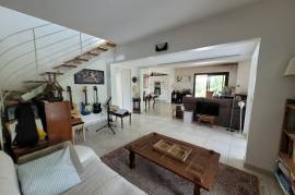 An Elegant, Renovated Contemporary Villa Set In A Magnificent 2,300 M2 Lansdcaped Garden. An Elegant, Renovated Contemporary Villa Set In A Magnificent 2,300 M2 Lansdcaped Garden.