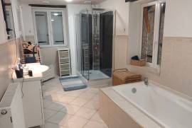 Pristine 6 Bedroom 4 with En-Suites; Home with Indoor Swimming Pool