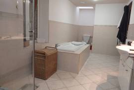 Pristine 6 Bedroom 4 with En-Suites; Home with Indoor Swimming Pool