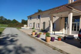 Pristine 6 Bedroom 4 with En-Suites; Home with Indoor Swimming Pool