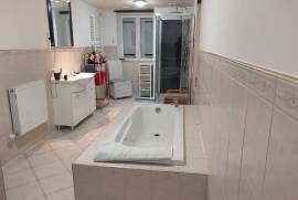 Pristine 6 Bedroom 4 with En-Suites; Home with Indoor Swimming Pool