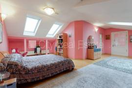 Apartment for sale in Riga, 180.00m2