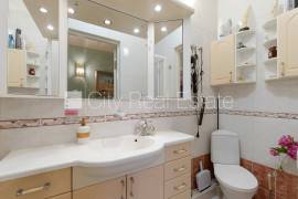 Apartment for sale in Riga, 180.00m2