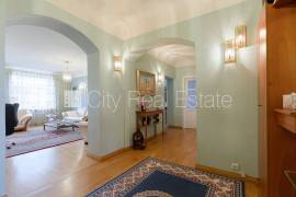 Apartment for sale in Riga, 180.00m2