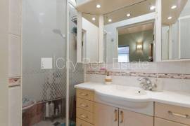 Apartment for sale in Riga, 180.00m2