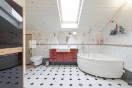 Apartment for sale in Riga, 180.00m2