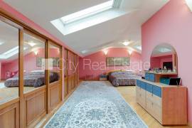Apartment for sale in Riga, 180.00m2