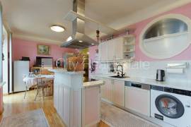 Apartment for sale in Riga, 180.00m2