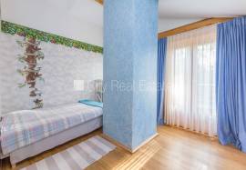 Detached house for rent in Jurmala, 205.00m2