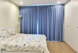 Top Floor 2 Bedroom Condo In Prime Location