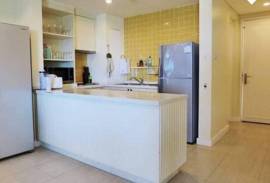 Top Floor 2 Bedroom Condo In Prime Location