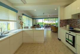 Luxury 3 Bedroom Beachfront Condo