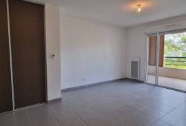 2 room, 38m2 Residential flat for sale in Agde - 136 000 € * 2 room, 38m2 Residential flat for sale in Agde - 136 000 € *