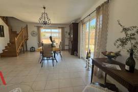 4 room, 100m2 Villa for sale in Magalas - 330 000 € * 4 room, 100m2 Villa for sale in Magalas - 330 000 € *