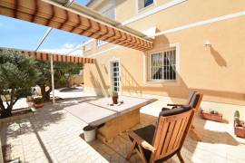 STUNNING 4 BEDROOM HOME WITH VIEWS, POOL, SUMMER KITCHEN AND GARAGE STUNNING 4 BEDROOM HOME WITH VIEWS, POOL, SUMMER KITCHEN AND GARAGE