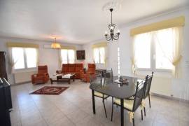 STUNNING 4 BEDROOM HOME WITH VIEWS, POOL, SUMMER KITCHEN AND GARAGE STUNNING 4 BEDROOM HOME WITH VIEWS, POOL, SUMMER KITCHEN AND GARAGE