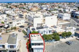 Commercial building in the heart of Paralimni